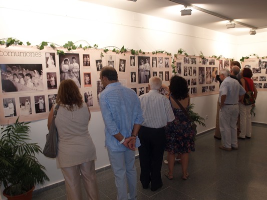 Exposicion de fotografias antiguas Ventana al ayer y III 1875 1975 Constantina agosto 2015
