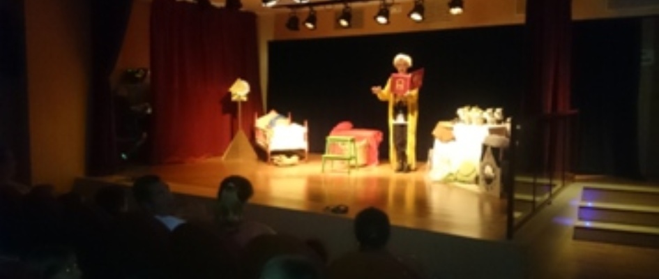 Teatro_en_Constantina_El_Desvxn_de_los_Hermanos_Grimm.JPG